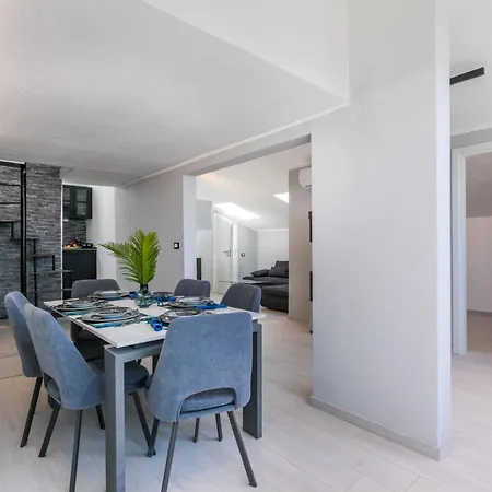 Mapo By Interhome *